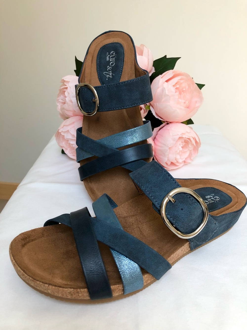 Sofft Euro Soft Blue Suede Strappy Slip On Sandals Size 8